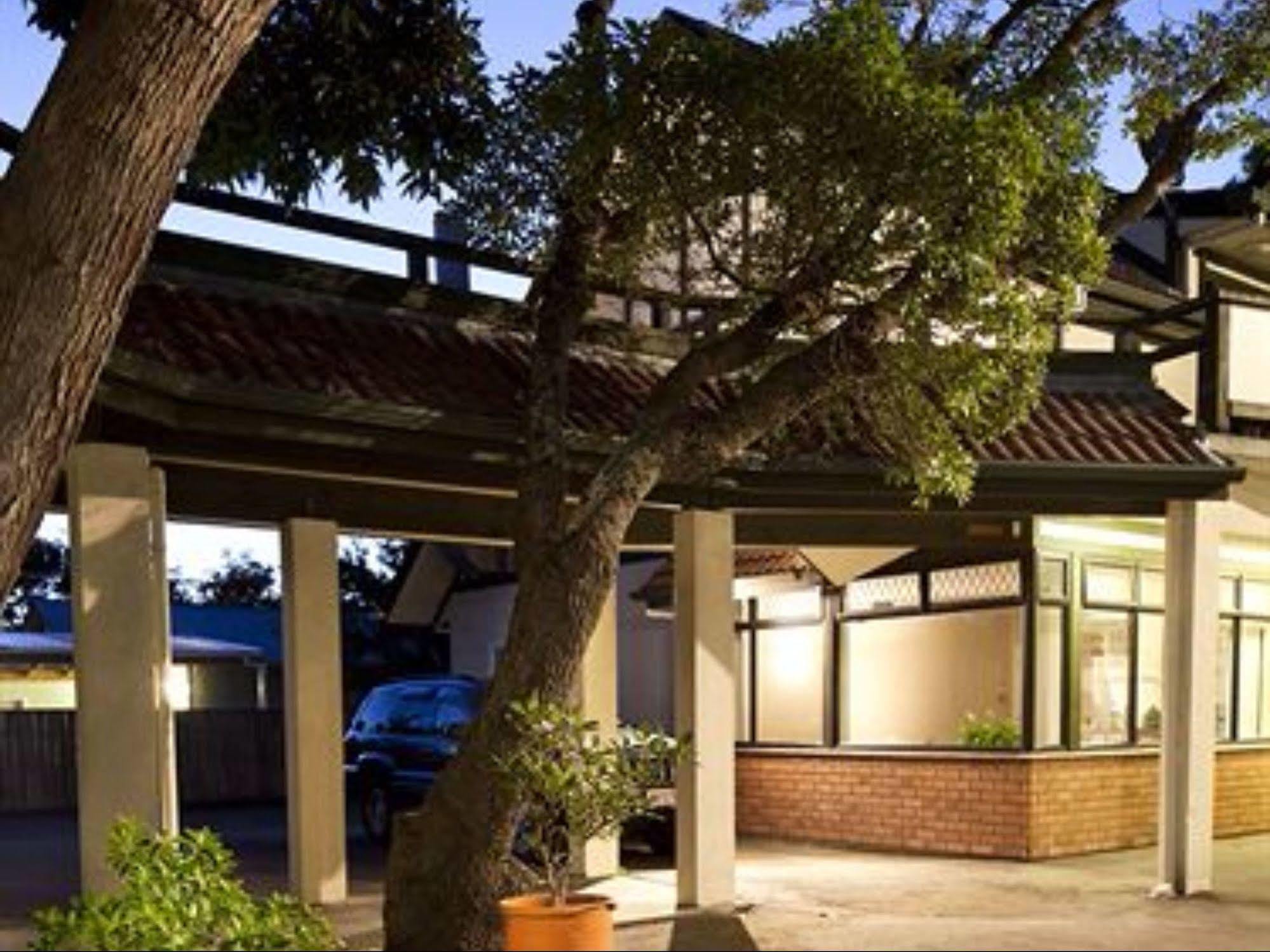 Champers Motor Inn Lower Hutt Ngoại thất bức ảnh