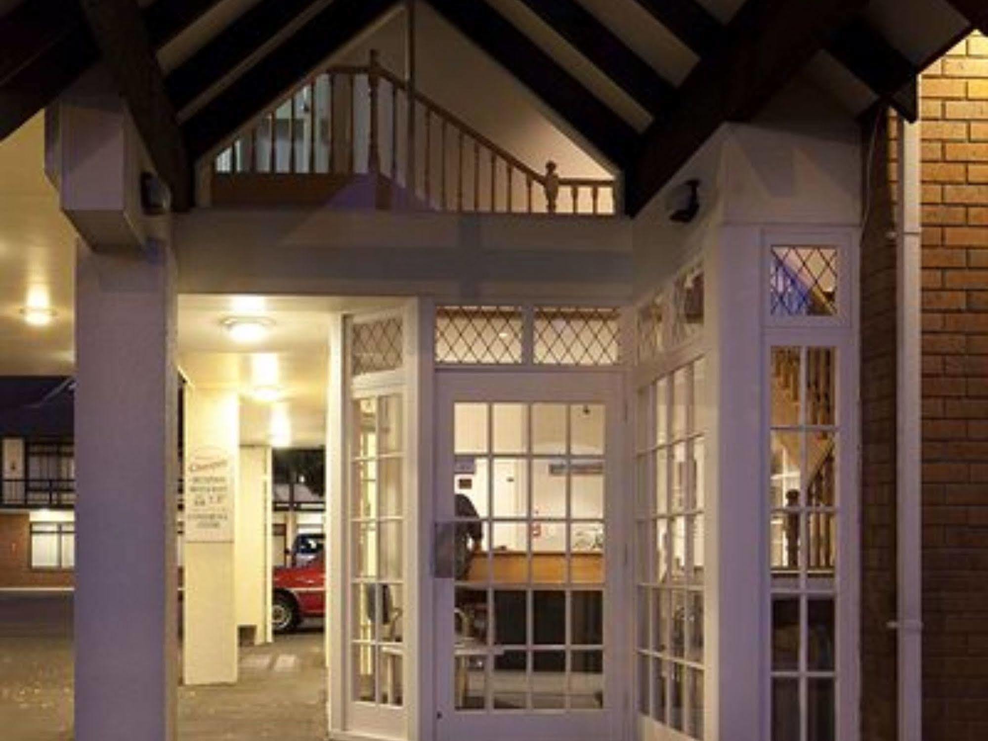 Champers Motor Inn Lower Hutt Ngoại thất bức ảnh