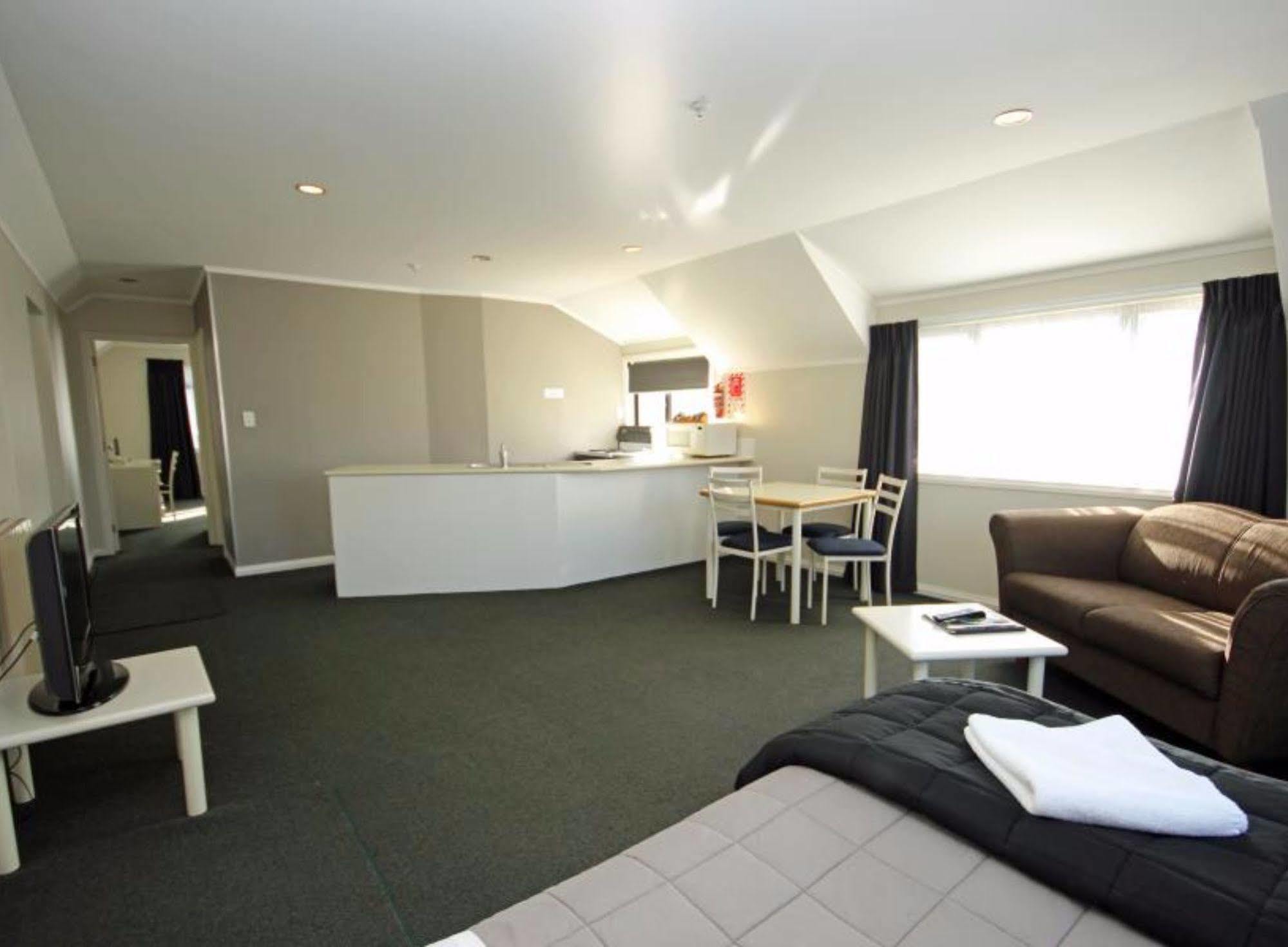 Champers Motor Inn Lower Hutt Ngoại thất bức ảnh