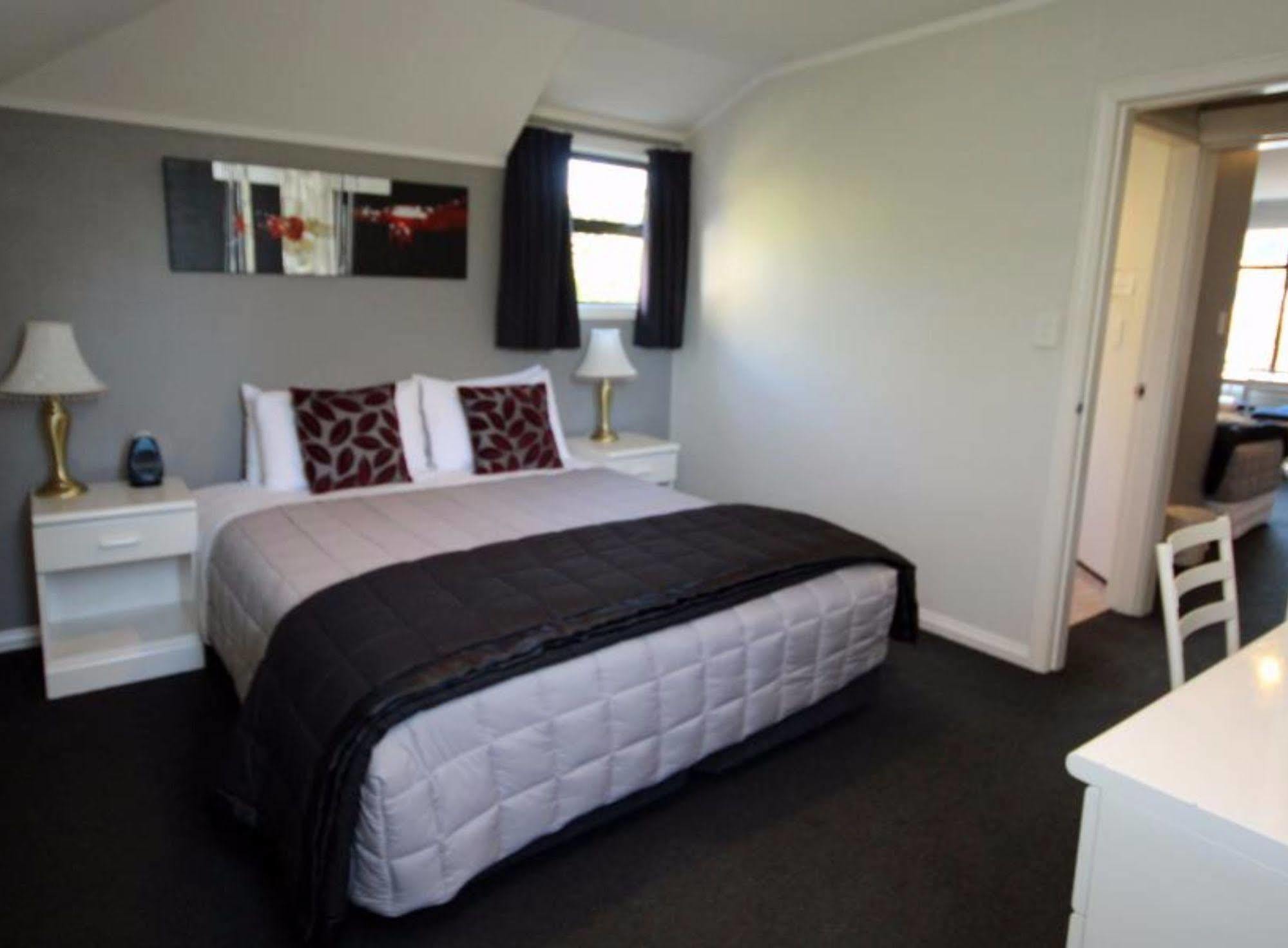 Champers Motor Inn Lower Hutt Ngoại thất bức ảnh