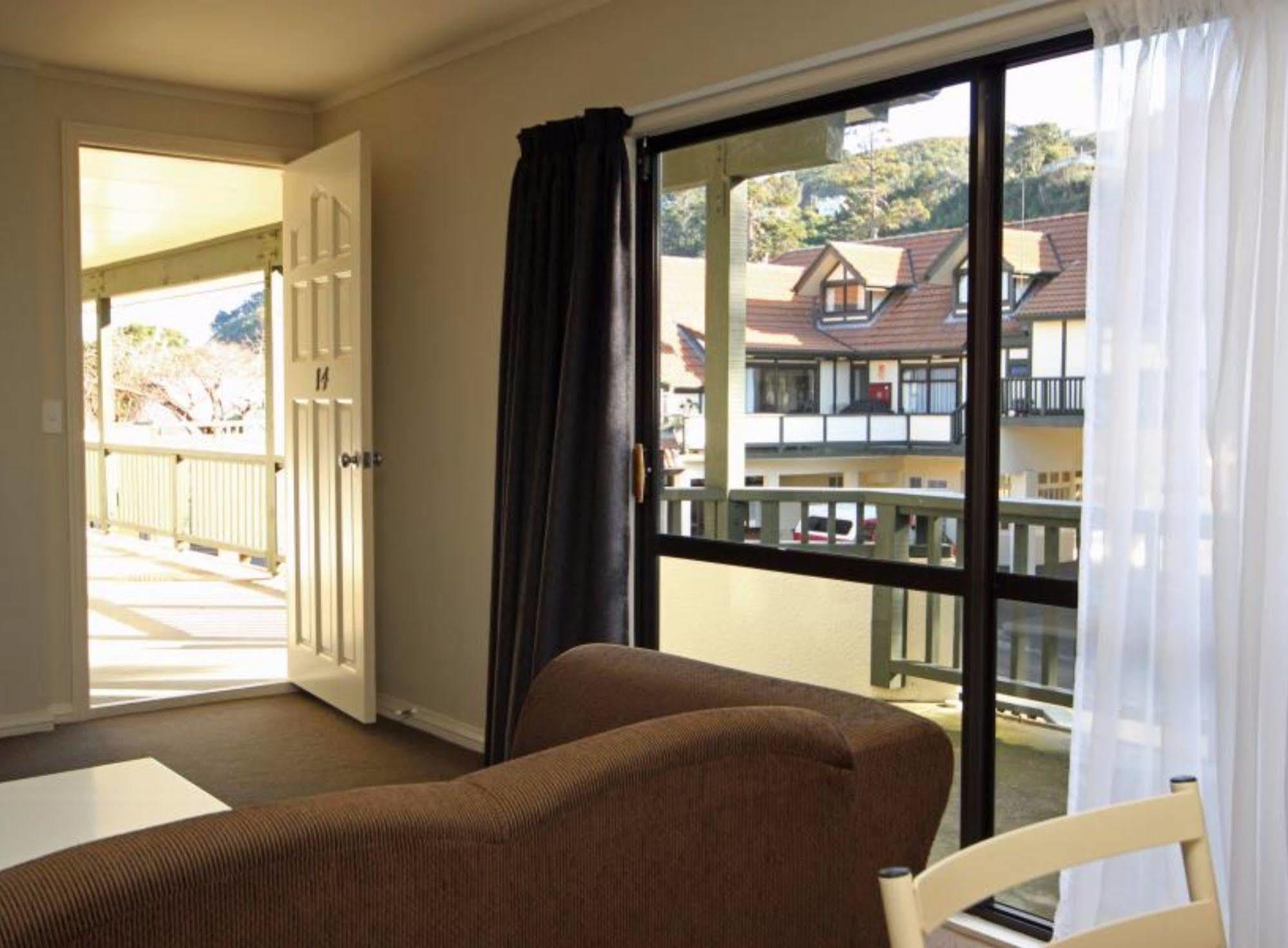Champers Motor Inn Lower Hutt Ngoại thất bức ảnh