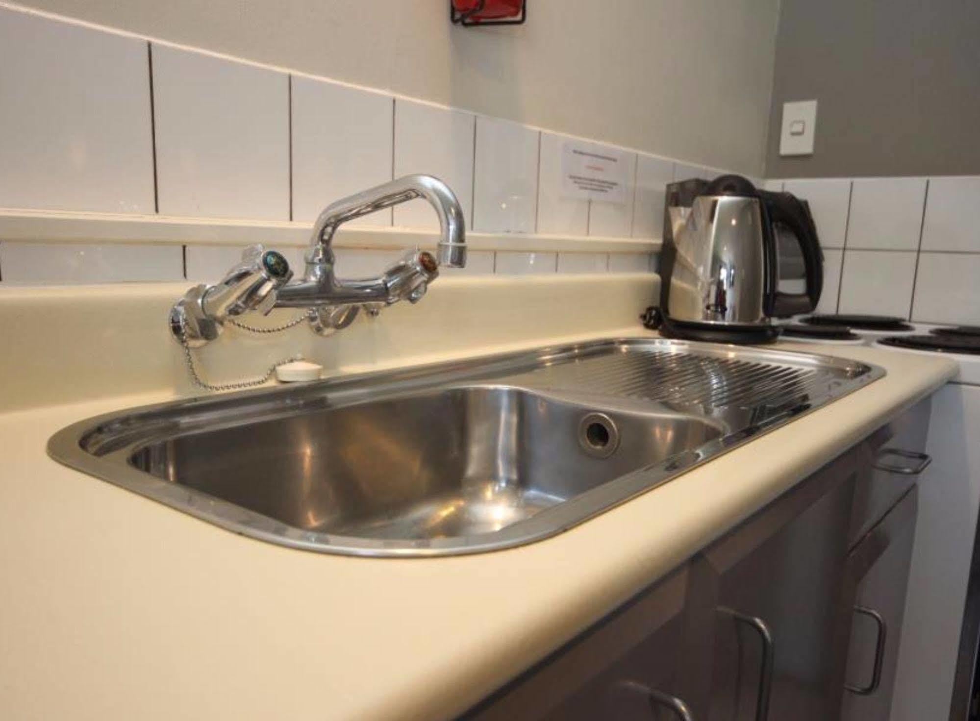 Champers Motor Inn Lower Hutt Ngoại thất bức ảnh